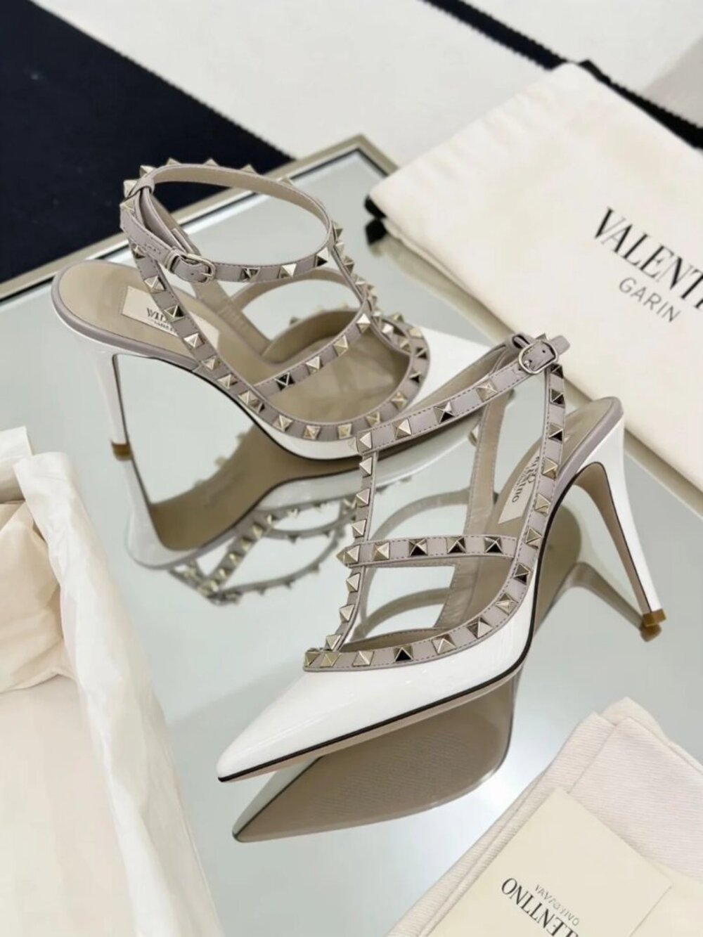 Classic Valentino shoes: A Stylish and Versatile Choice for Elegance